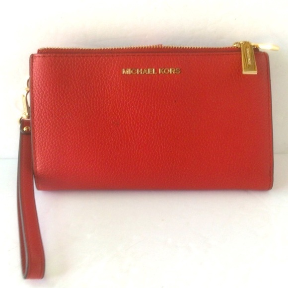 Michael Kors NWOT Adele Double Zip Red Pebble Leather Phone Wristlet - Picture 1 of 5